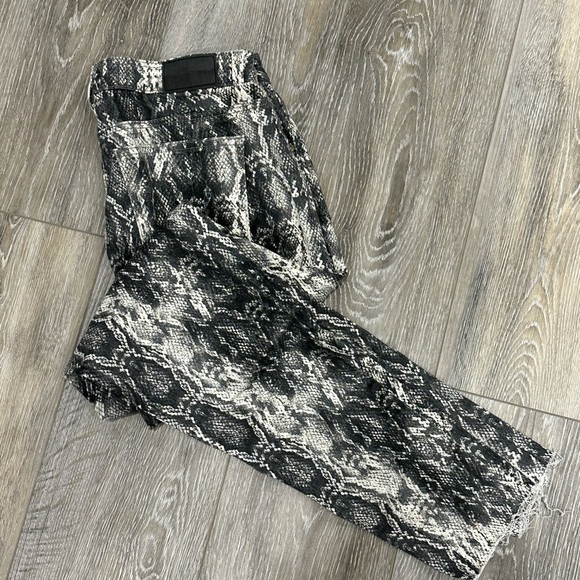 Zara Denim size 4 snakeskin design jeans - Picture 2 of 6